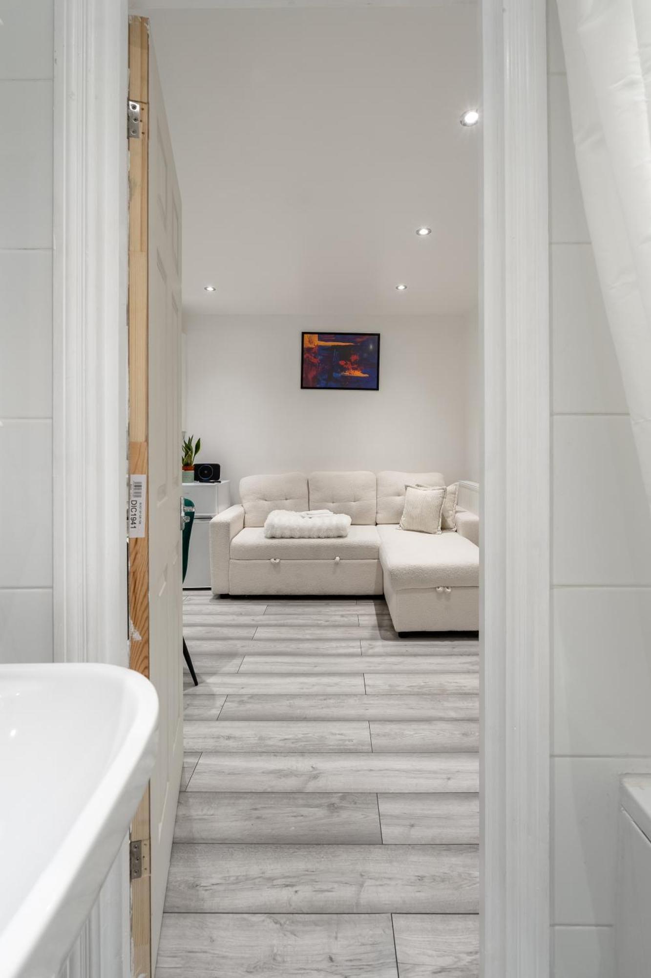 Beautiful Flat Near Central London - Entire Flat - Equipped Kitchen - Private Bathroom Exterior foto