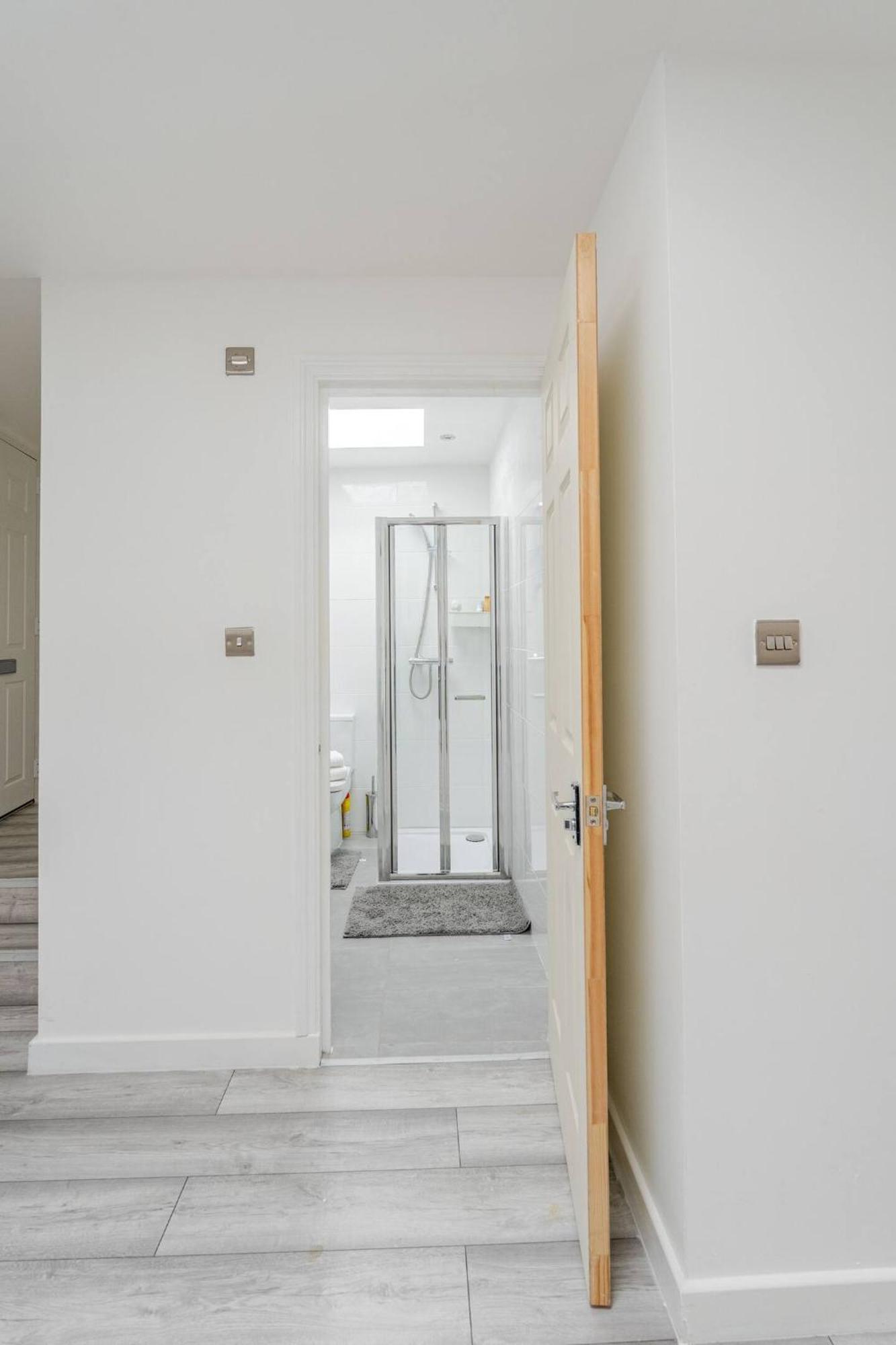 Beautiful Flat Near Central London - Entire Flat - Equipped Kitchen - Private Bathroom Exterior foto